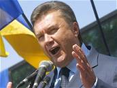 Pro rezoluci hlasovali poslanci proruské koalice premiéra Janukovye.