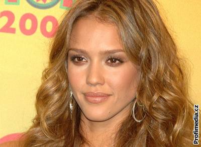 Hereka Jessica Alba bhem udílení cen Teen Choice Awards