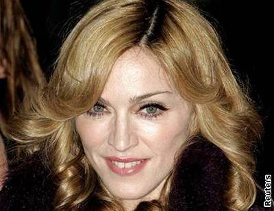 Madonna na premiée filmu Harry Potter a Ohnivý pohár. 