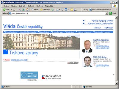 Na internetových stránkách vlády u vystídal expremiéra Jiího Paroubka jeho nástupce Mirek Topolánek