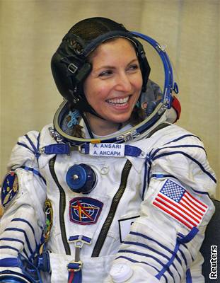 První vesmírnou turistkou byla Anousheh Ansariová.