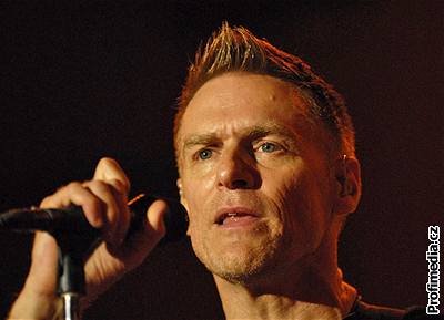 Bryan Adams