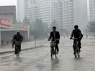 Severn Korea, na silnicch uvidte hlavn cyklisty