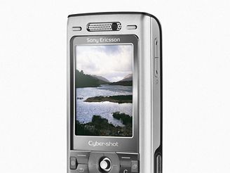 Stíbrné provedení Sony Ericsson K800i a K790i