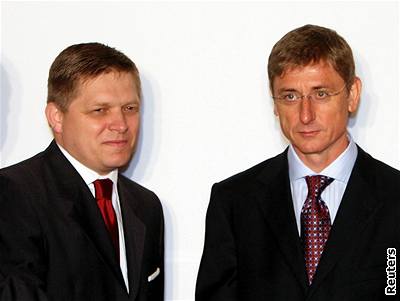 Róbert Fico a Ferenc Gyurcsány na summitu Visegrádské tyky v Maarsku