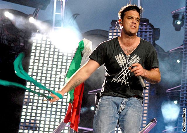 Robbie Williams uvauje o návratu k Take That. eká na