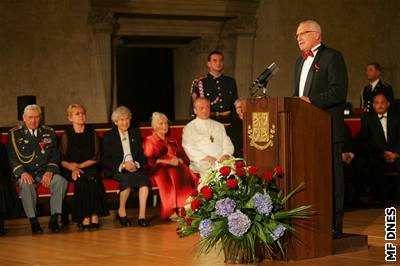 Václav Klaus udluje státní vyznamenání dvakrát ron - 28. íjna a 1. ledna.