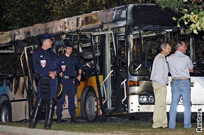 Zakuklení hái naposledy podpálili autobus v Marseille