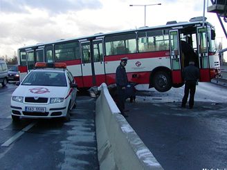 Nehoda autobusu na ernokosteleck