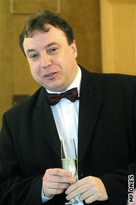 Ministerstvo tvrdí, e ve sporu dvou primátor je Vladimír Bártl v právu