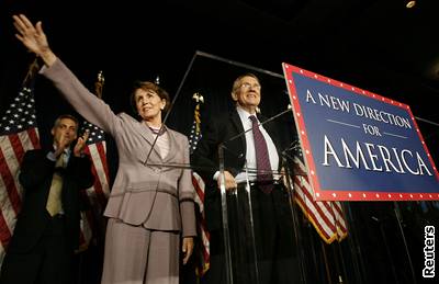 Nancy Pelosiová a Harry Reid ve Washingtonu oslavují