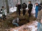 Tla zavradných nala policie zakopané v lese na umpersku