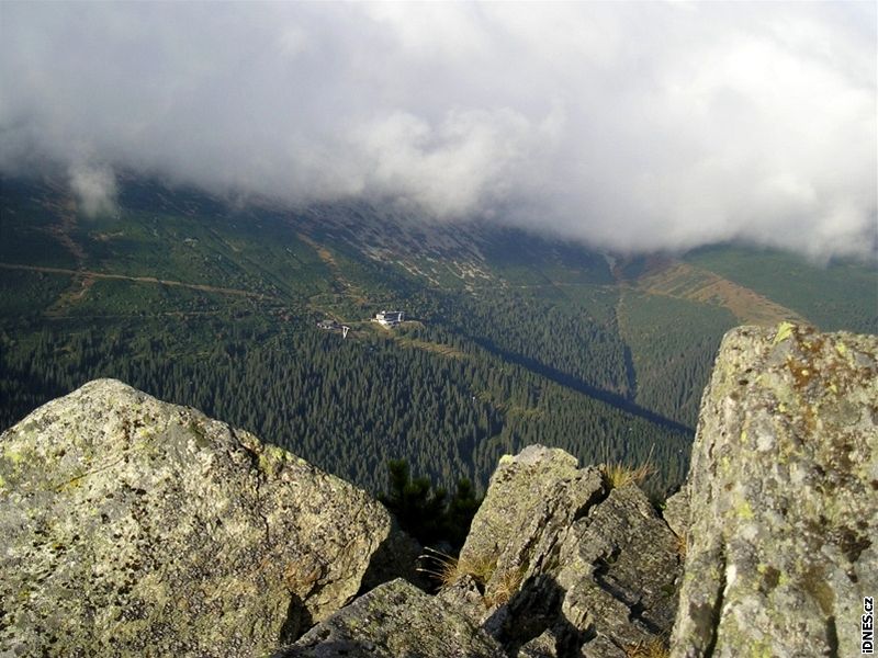 Nízké Tatry - Hotel Kosodrevina pod Chopkom z vrcholu Pálenice (1654 m) nad...