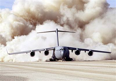 Transportní letoun C-17 Globemaster. Ilustraní foto.
