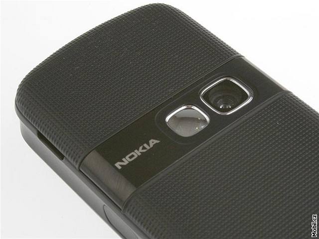 Levný luxus - Nokia 6080 zaujme pedevím svým vzhledem