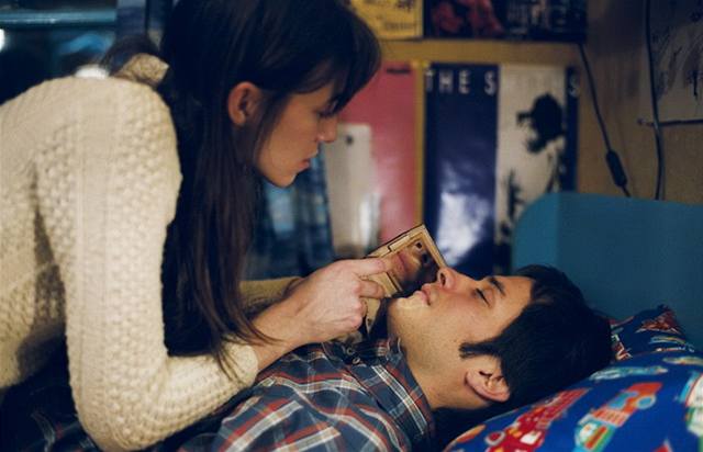 Gael García Bernal a Charlotte Gainsbourg - Nauka o snech