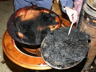 Adventní vnec zapálil ped dvma lety devný stolek v obchod v centru Prahy.