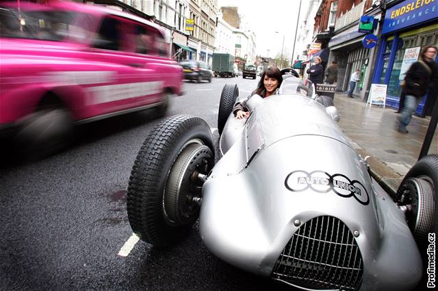 HITLEROVA IKONA. Formule Auto Union z roku 1939, která dobývala slávu nacistickému Nmecku.