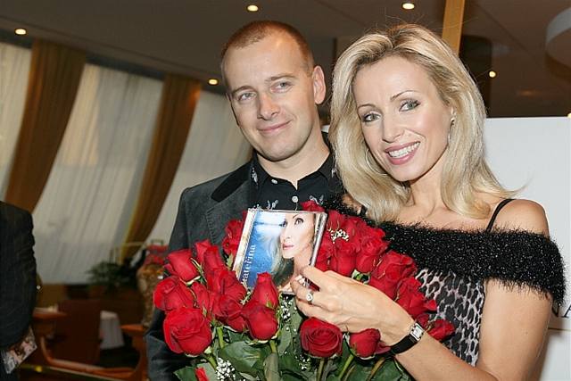 Kateina Broová s Borisem Kollárem jet jako zamilovaná dvojice