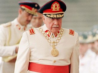 Augusto Pinochet - vro pue