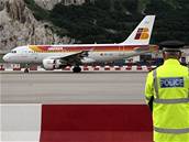 A do soboty, kdy na Gibraltaru pistál Airbus A-319 spolenosti Iberia, sem panlé mohli létat jen pes Londýn