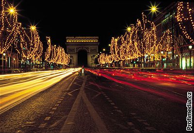 Paí, Champs Elysees