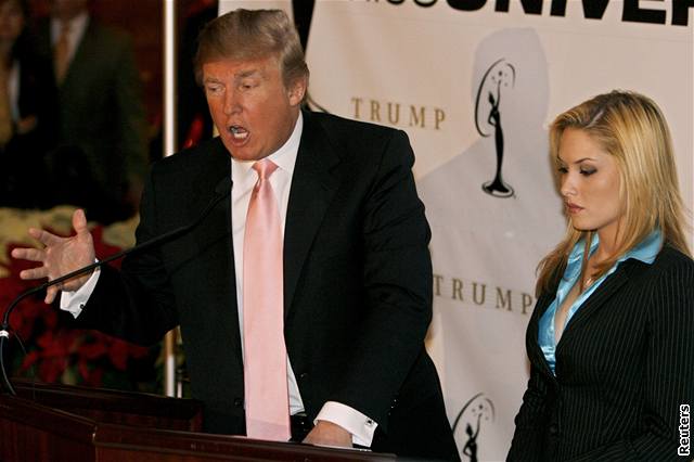 Donald Trump a Miss USA Tara Connerová na úterní tiskové konferenci