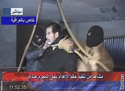 Iráané popravili Saddáma Husajna 30. prosince. Zábry na internetu se objevily vzáptí.