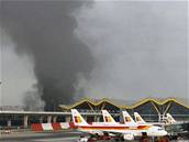 Bomba explodovala na parkoviti letit v Madridu.