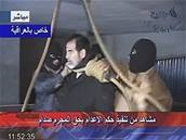 Iráané popravili Saddáma Husajna 30. prosince. Zábry na internetu se objevily vzáptí.