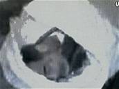Poslední video z popravy Saddáma Husajna se zamuje na zranní krku