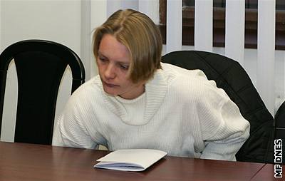 Monika Kafková u plzeského soudu.