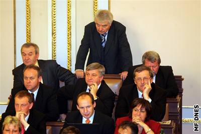 Kdo podpoí reformu Topolánkovy vlády? I poslanec Melák je proti.