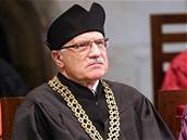 Prezident Václav Klaus ocenil pi pevzetí doktorátu mimoádný pínos VUT pro esko.