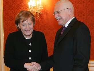 Angela Merkelov a Vclav Klaus po setkn v Praze