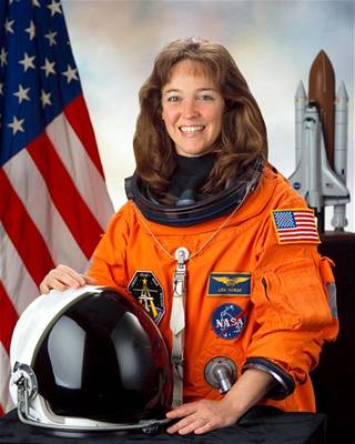 Astronautka Lisa M. Nowaková je obvinna z plánování vrady svojí kolegyn