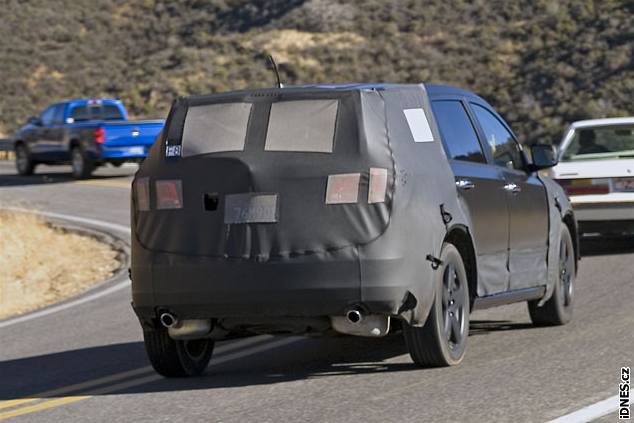 pionání fotky nových model Dodge a Chrysleru