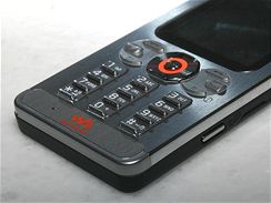 Sony Ericsson W880i iv