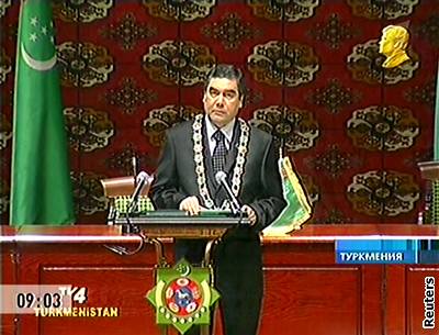 Televizní zábr nového turkmenského prezidenta Berdymuhamedova. (14. února 2007)