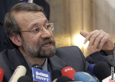 Alí Laridádní v rozhovoru hájil íránský nukleární program a nabídl pomoc v Iráku