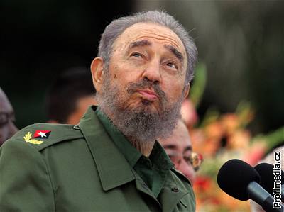 Fidel Castro (na snímku) se tém uzdravil a vrací se k moci, tvrdí jeho spojenec Chávez.