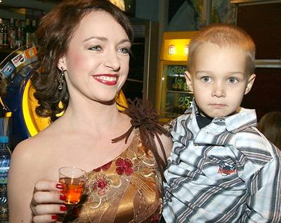 Tatiana Vilhelmová se svým filmovým synem z Vratných lahví