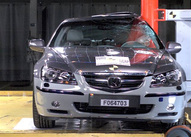 Crashtest Honda Legend