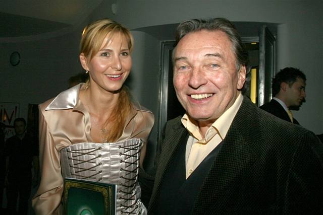 Karel Gott s Ivanou Machákovou na premiée muzikálu Angelika
