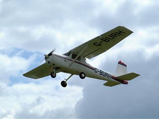 Cessna 150, letadlo, stroj, létání