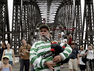 Oslavy 75. vro od oteven Pobenho mostu v Sydney