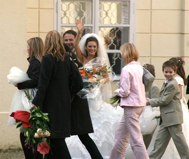 Andrea Vereová se na zámku Kynvart v sobotu vdala za Daniela Volopicha