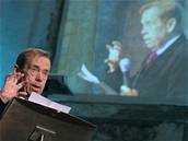 "Charta me trvale inspirovat svým duchem, svým espritem," ekl bývalý prezident a disident Václav Havel.