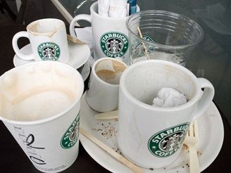Na svt má Starbucks tináct tisíc kaváren.