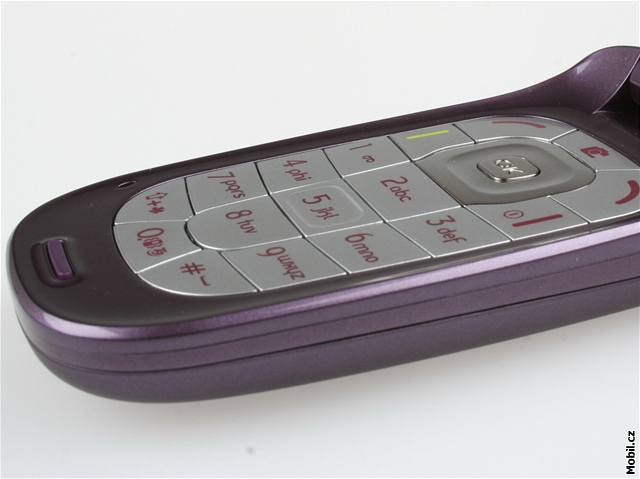 Alcatel OT-635 a OT-630 (vpravo)